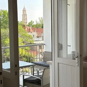 Iris Oasis , Split Croatia